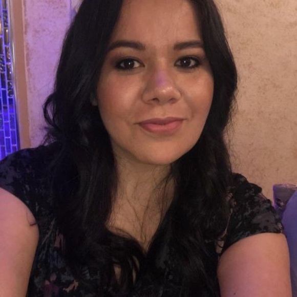 Meet your Posher, Ana - Picture 1 of 1